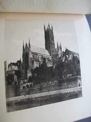 ENGLAND PICTURESQUE AND DESCRIPTIVE: